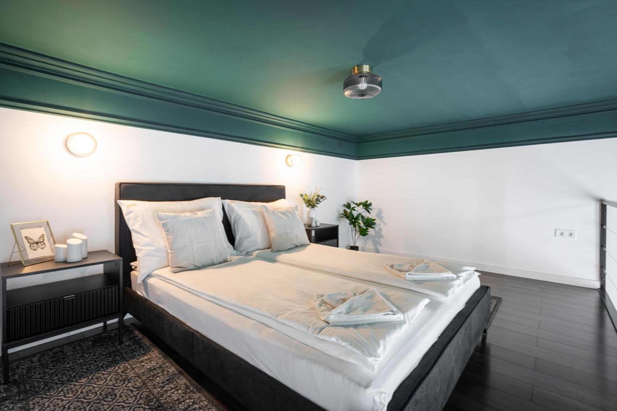 E41 - Trendy Boutique Apartments - Prime Spot By Bqa Budapest Habitación foto